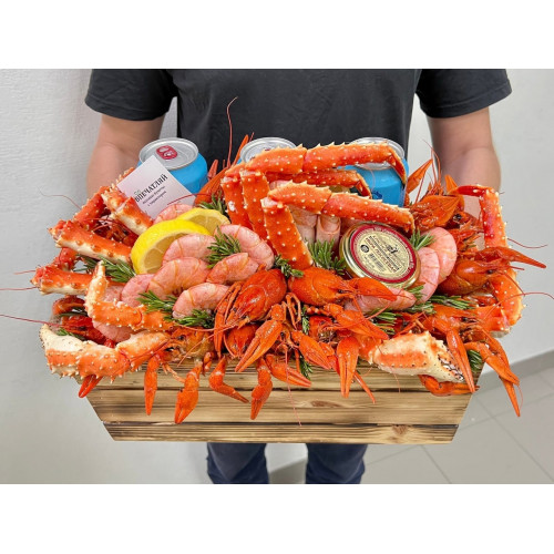 Мужской ящик с морепродуктами и красной икрой "Атлант" Мужской ящик с морепродуктами и красной икрой "Атлант"